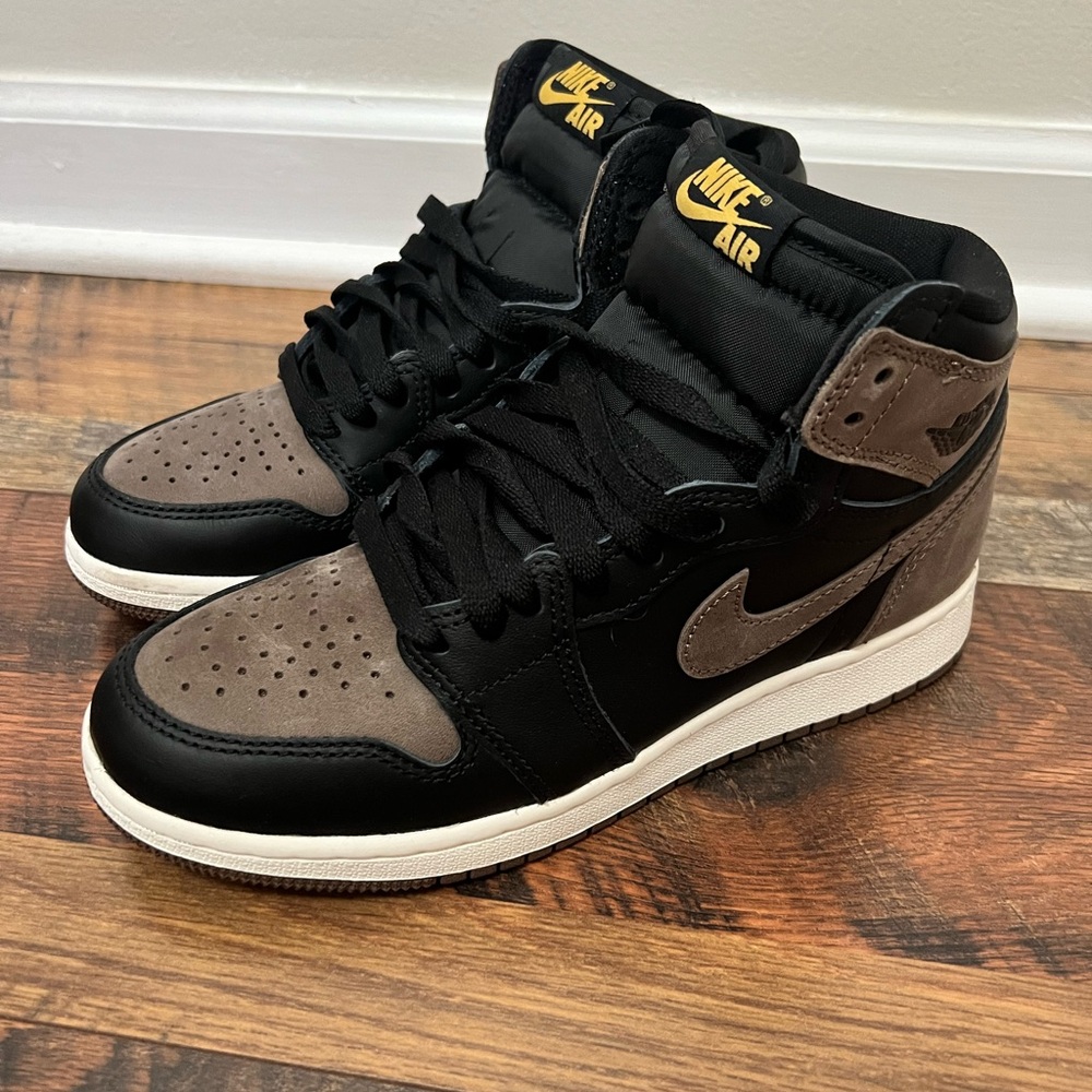 Jordan Retro 1 High OG Palomino - (kids size 4.5/women’s size 6-6.5 narrow)-EUC